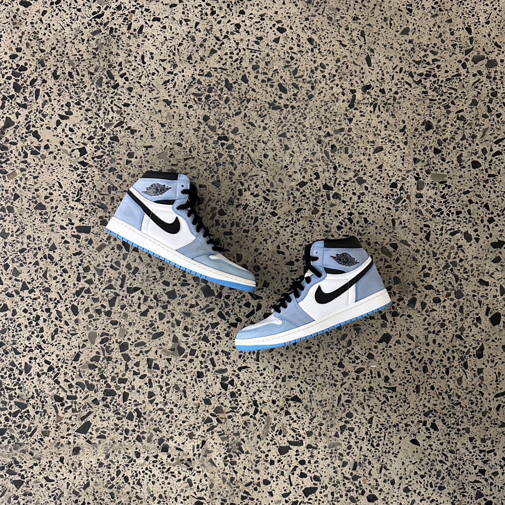Jordan 1 Retro High White University Blue Black