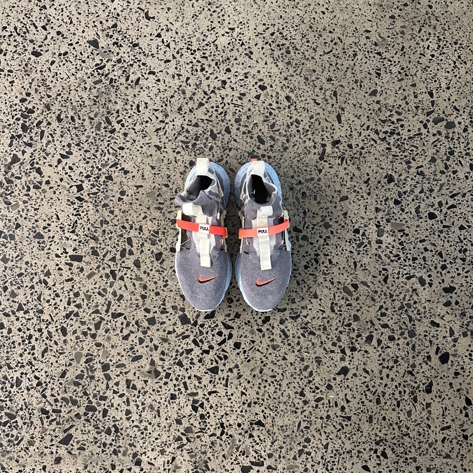 Nike Space Hippie 03 Vast Grey Hyper Crimson