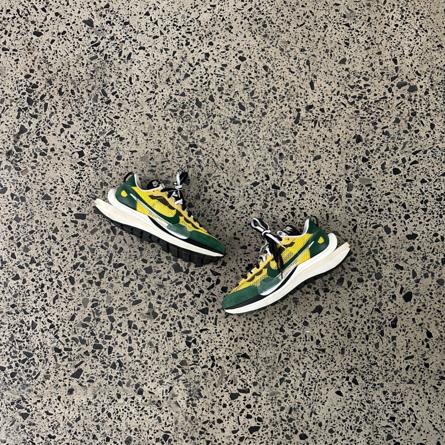 Nike Vaporwaffle sacai Tour Yellow Stadium Green