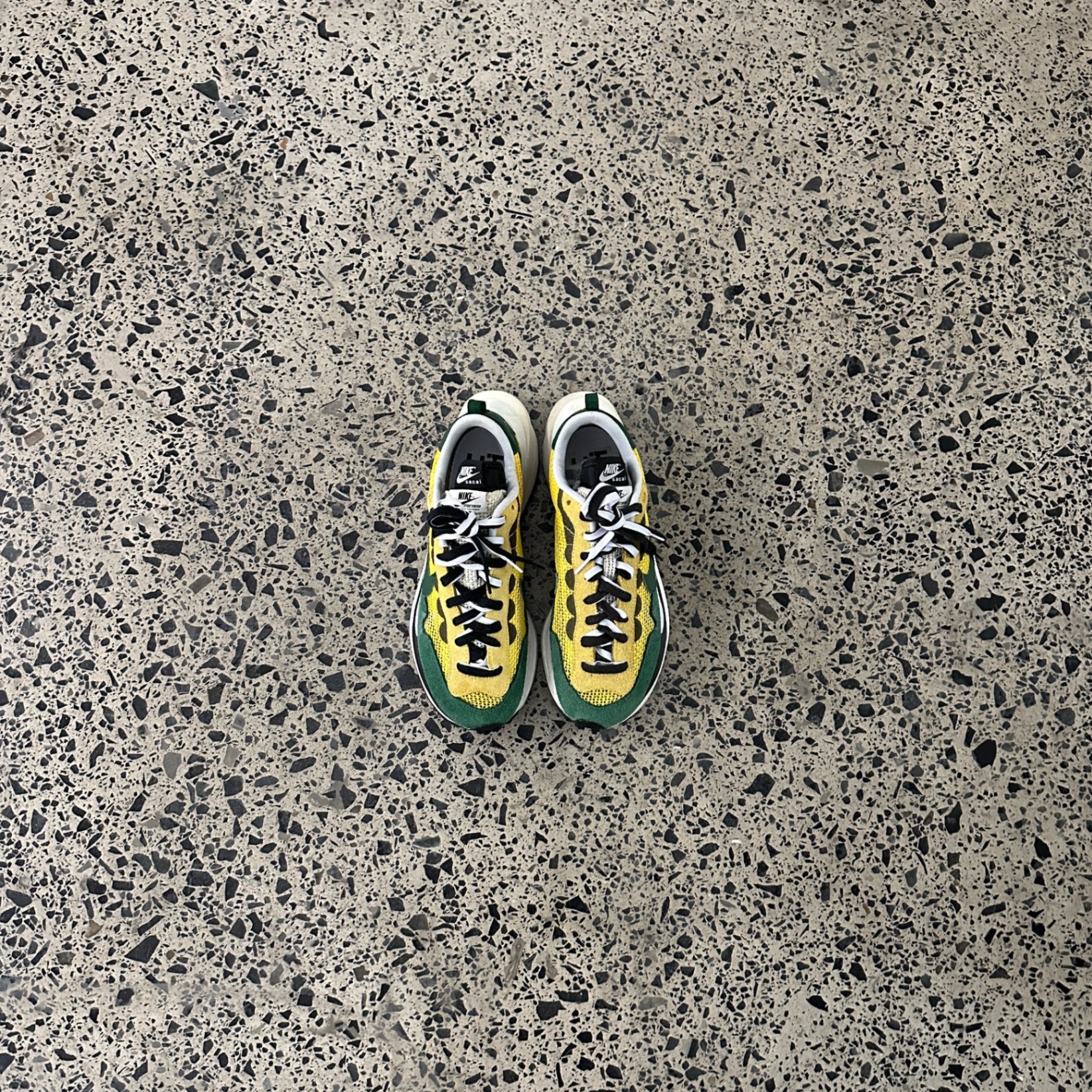 Nike Vaporwaffle sacai Tour Yellow Stadium Green