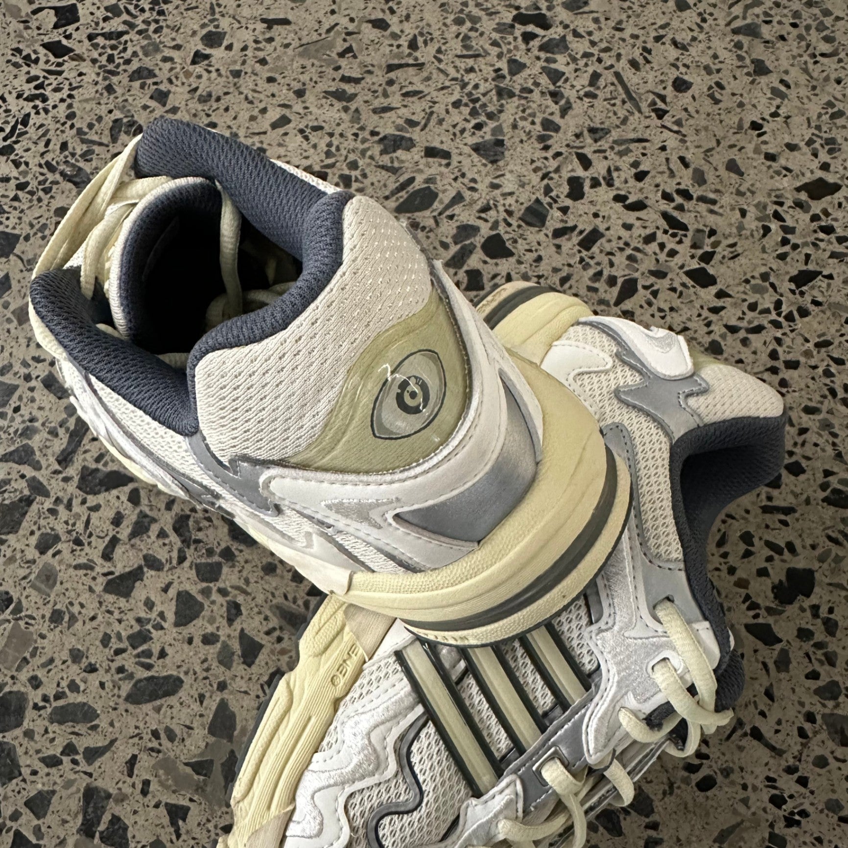 adidas Response CL Bad Bunny