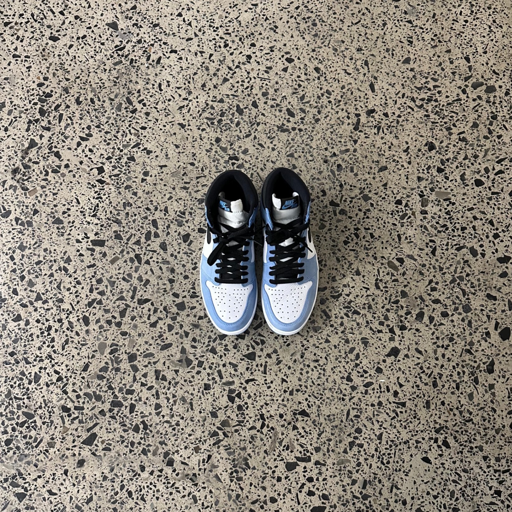 Jordan 1 Retro High White University Blue Black