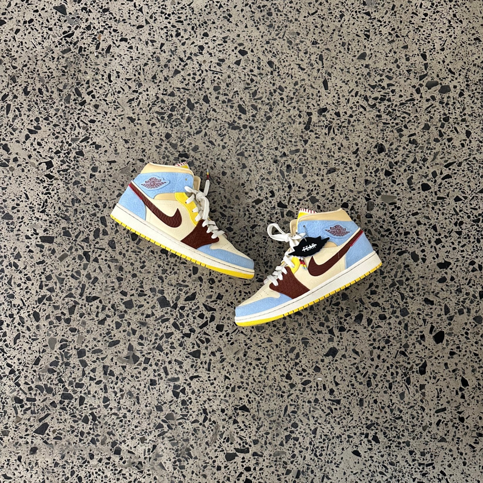 Jordan 1 Mid SE Fearless Maison Chateau Rouge