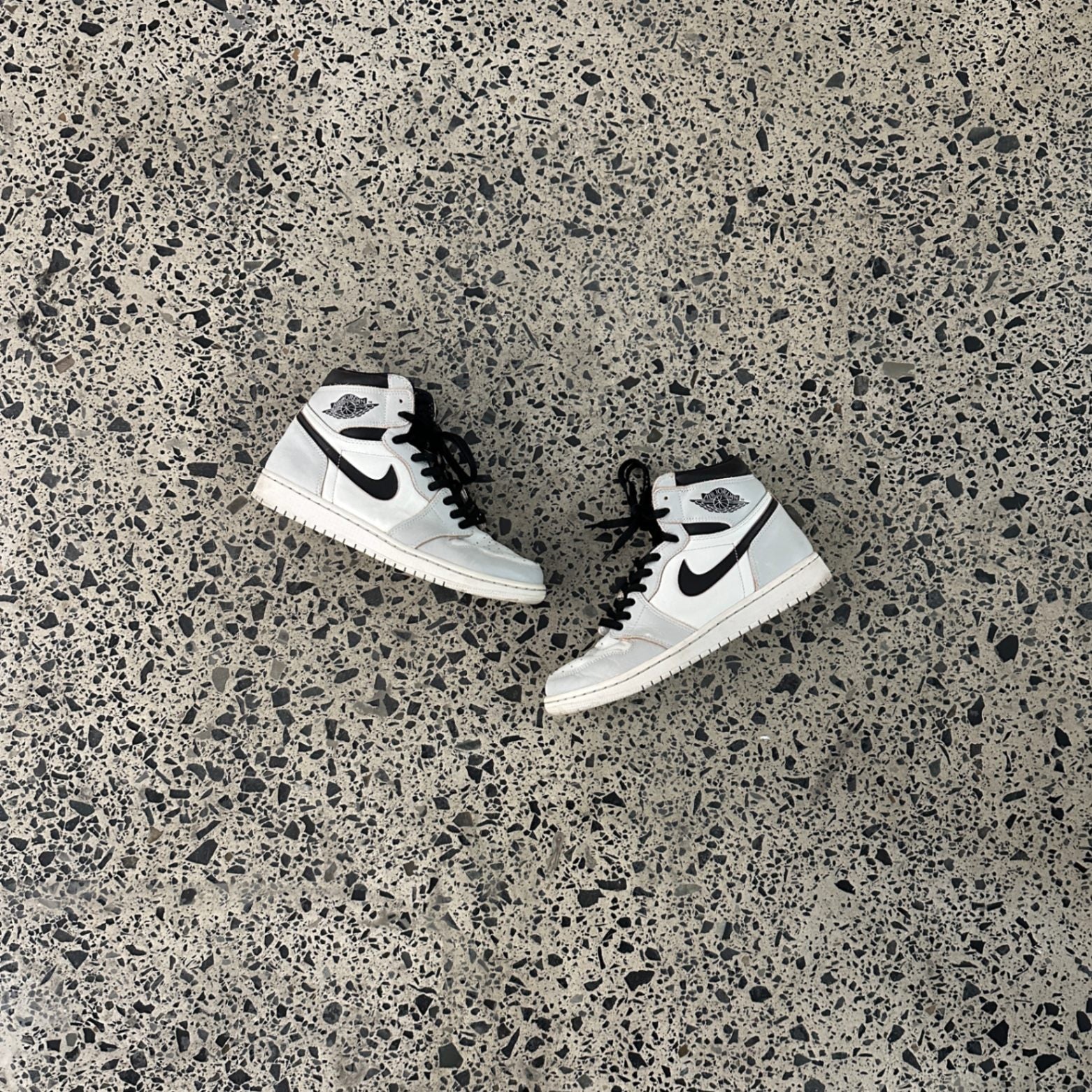 Jordan 1 Retro High OG Defiant SB NYC to Paris