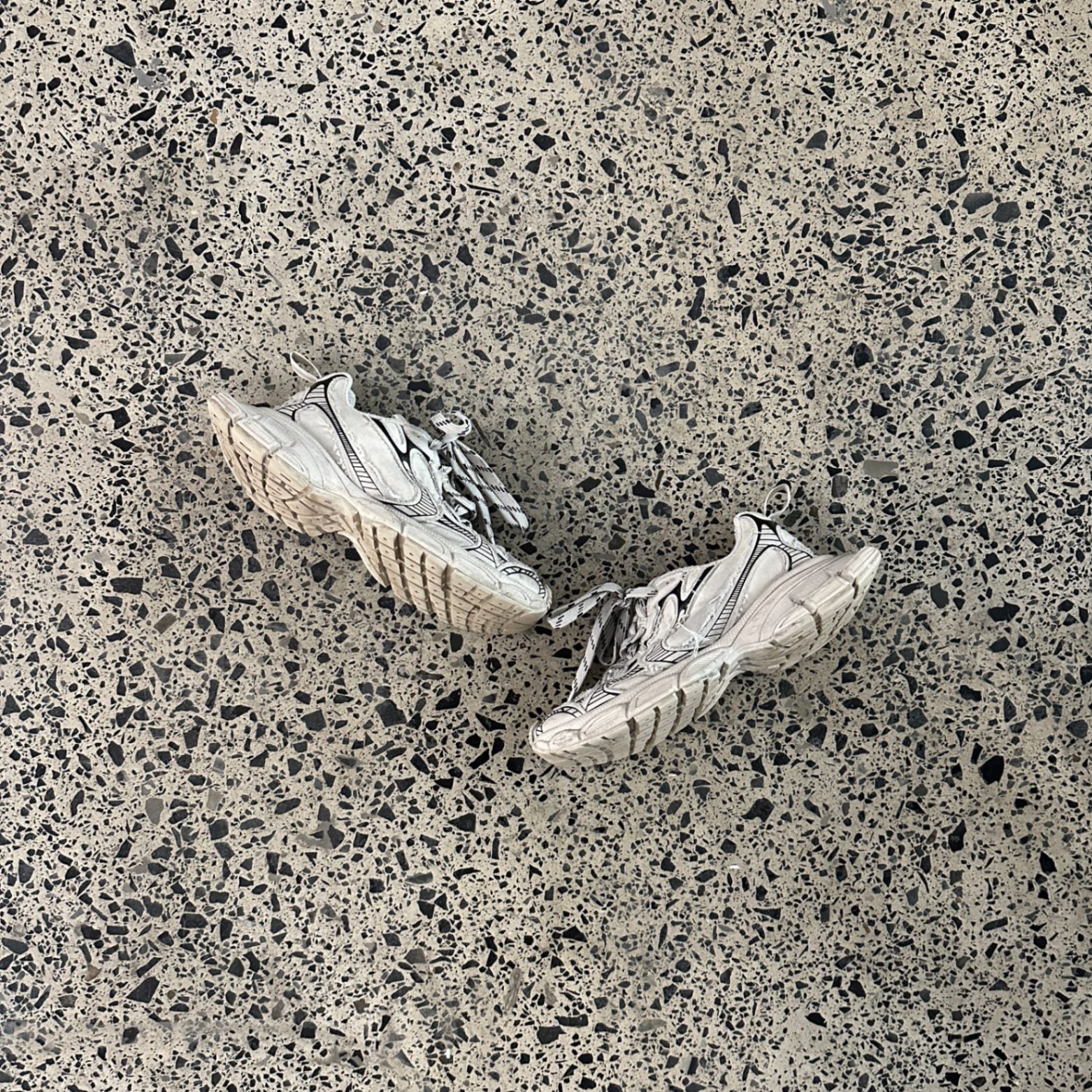 Balenciaga 3XL Neutral