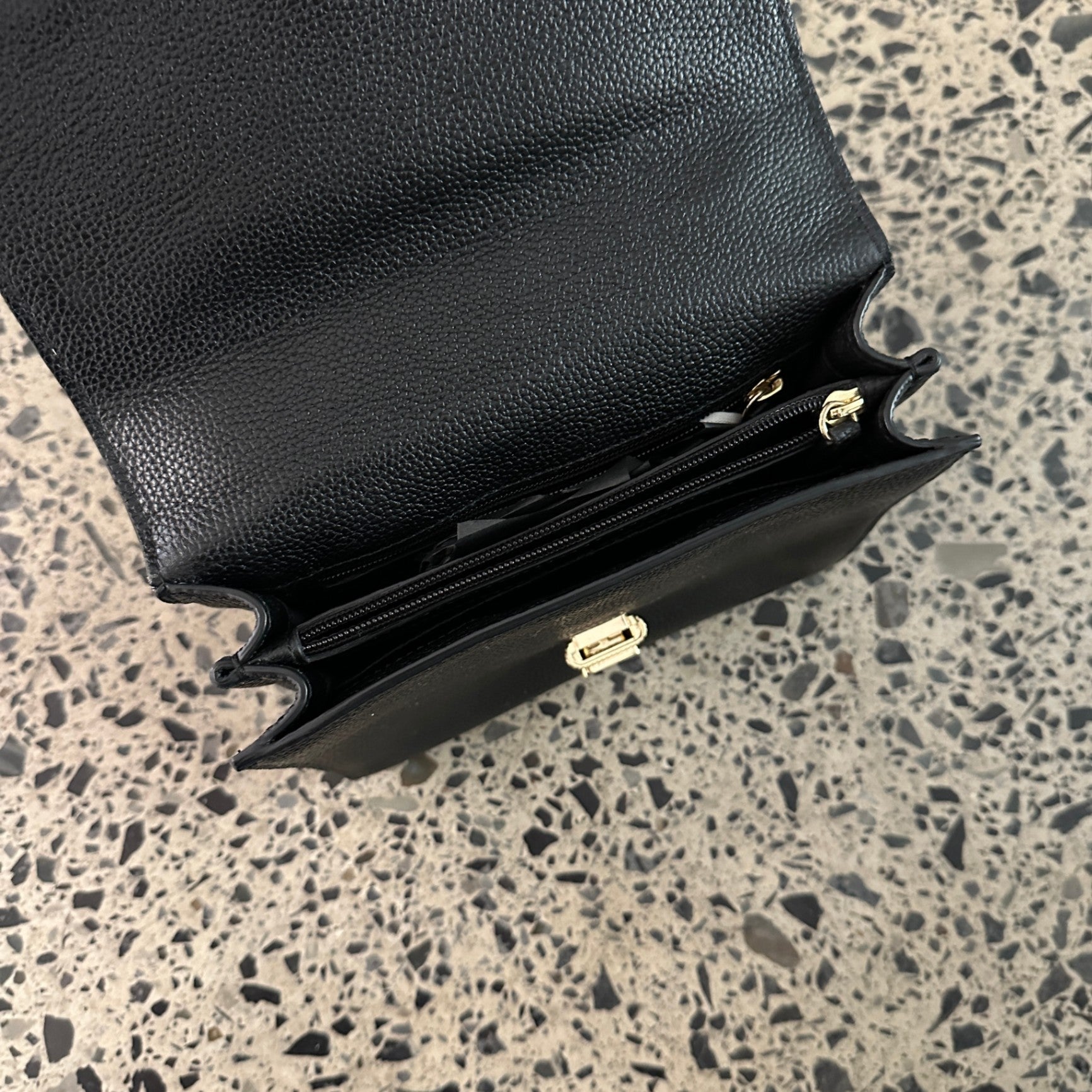 Michael Kors Mercer Large Leather Messenger Bag Black