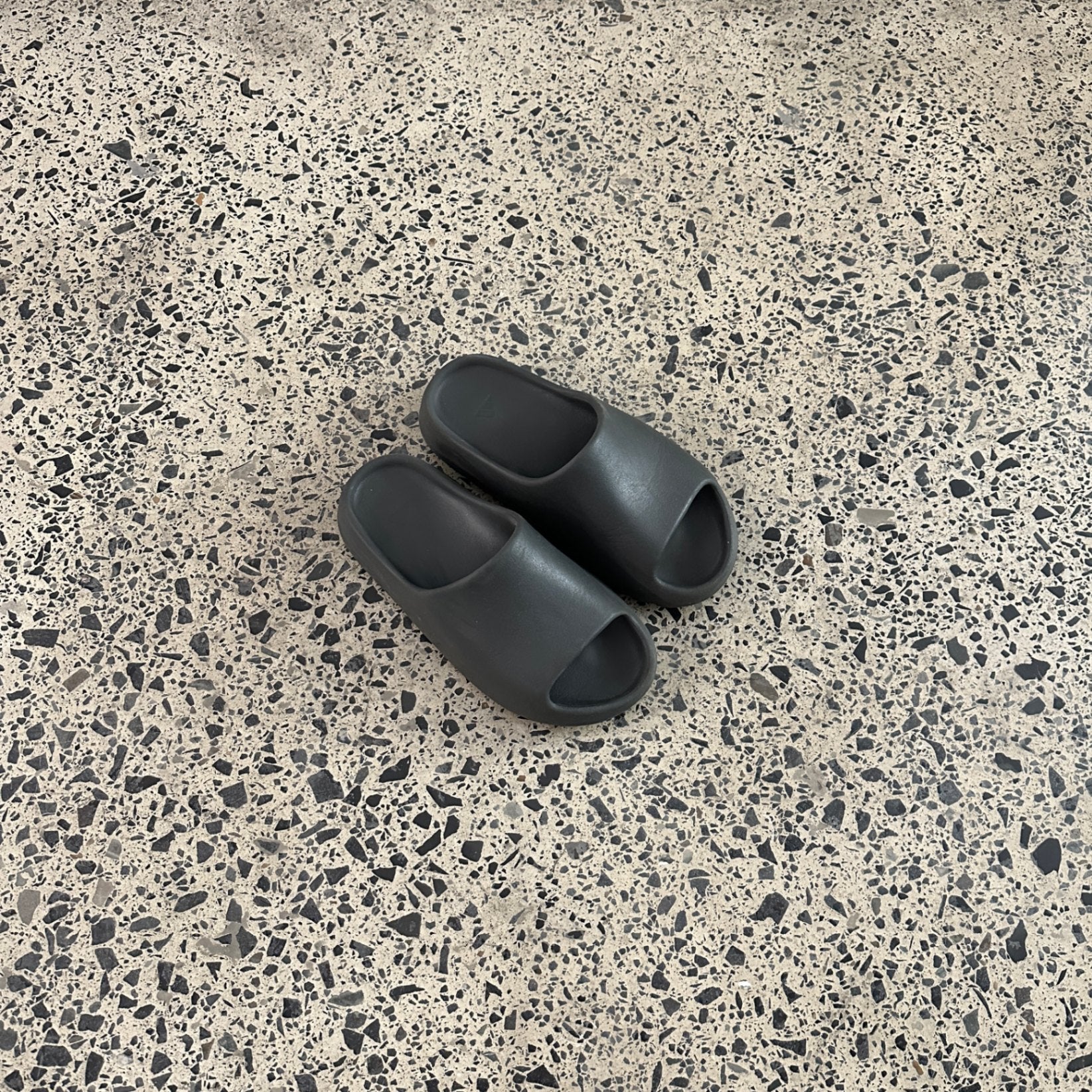 Adidas Yeezy Slide Onyx
