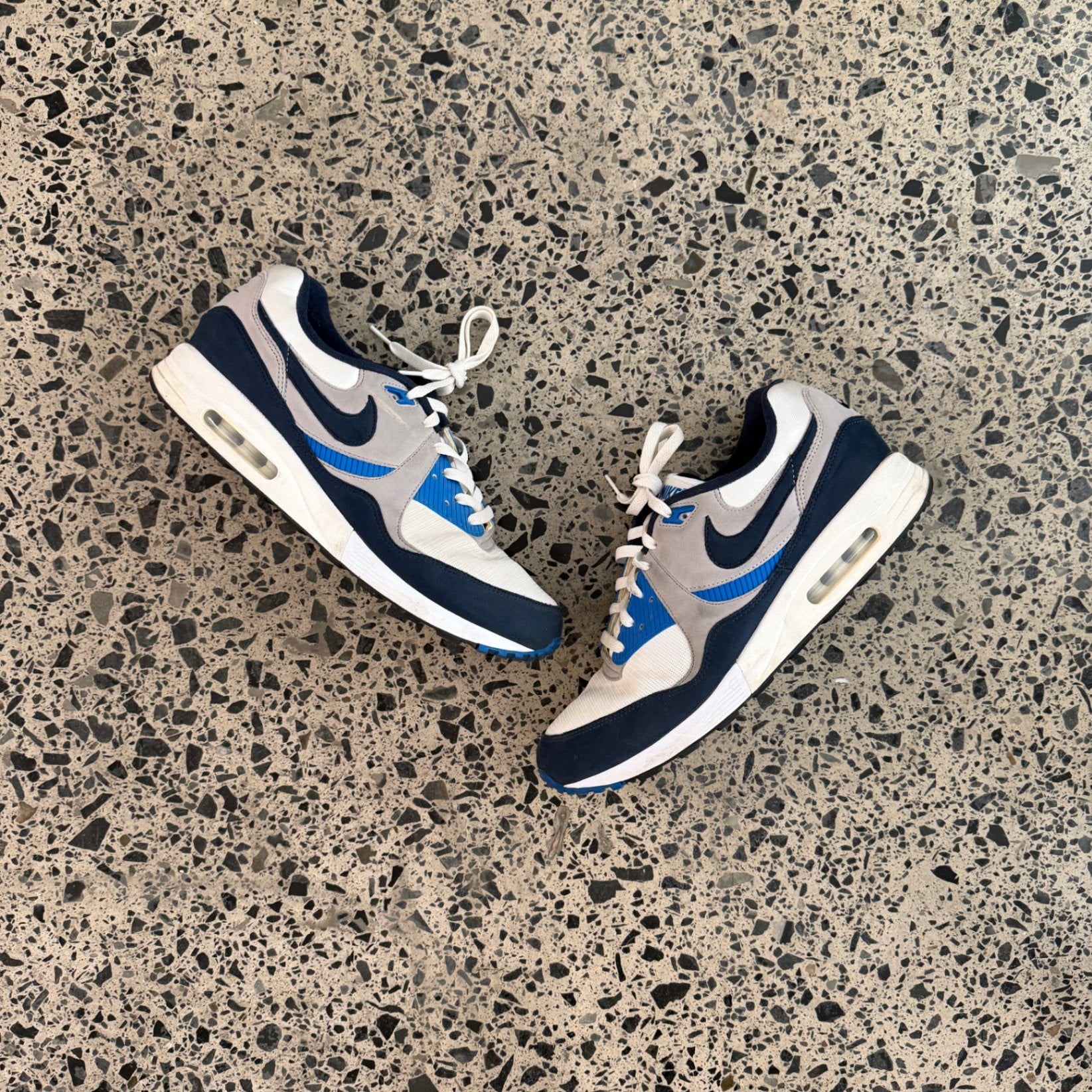 Nike Air Max Light White Obsidian Atmosphere Grey