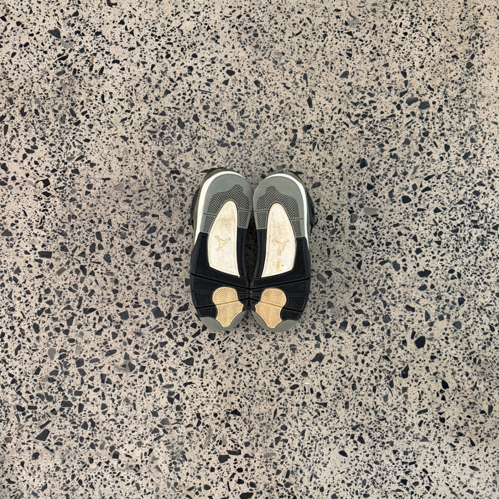 Jordan 4 Retro SE Craft Medium Olive