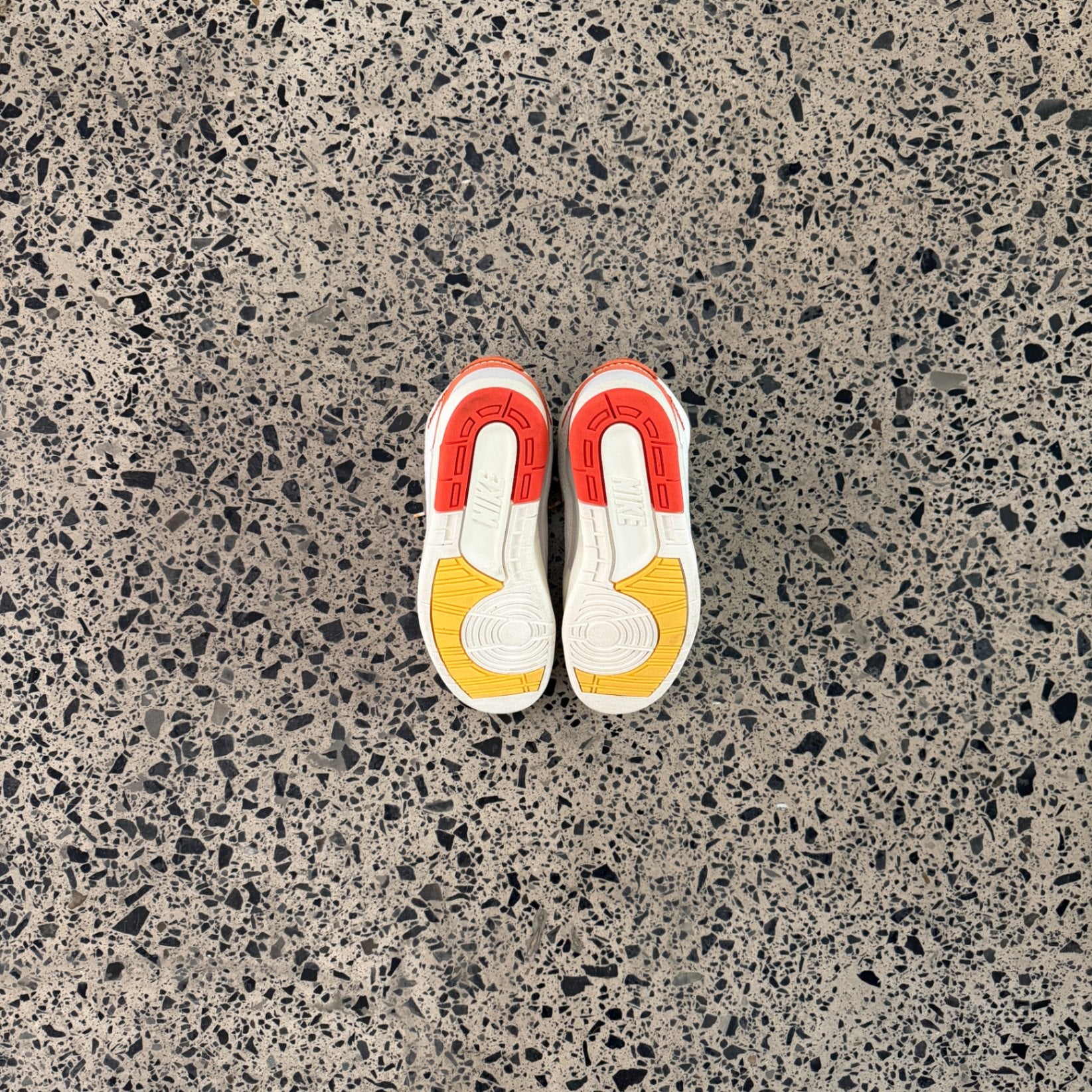 Jordan 2 Retro SP Maison Chateau Rouge